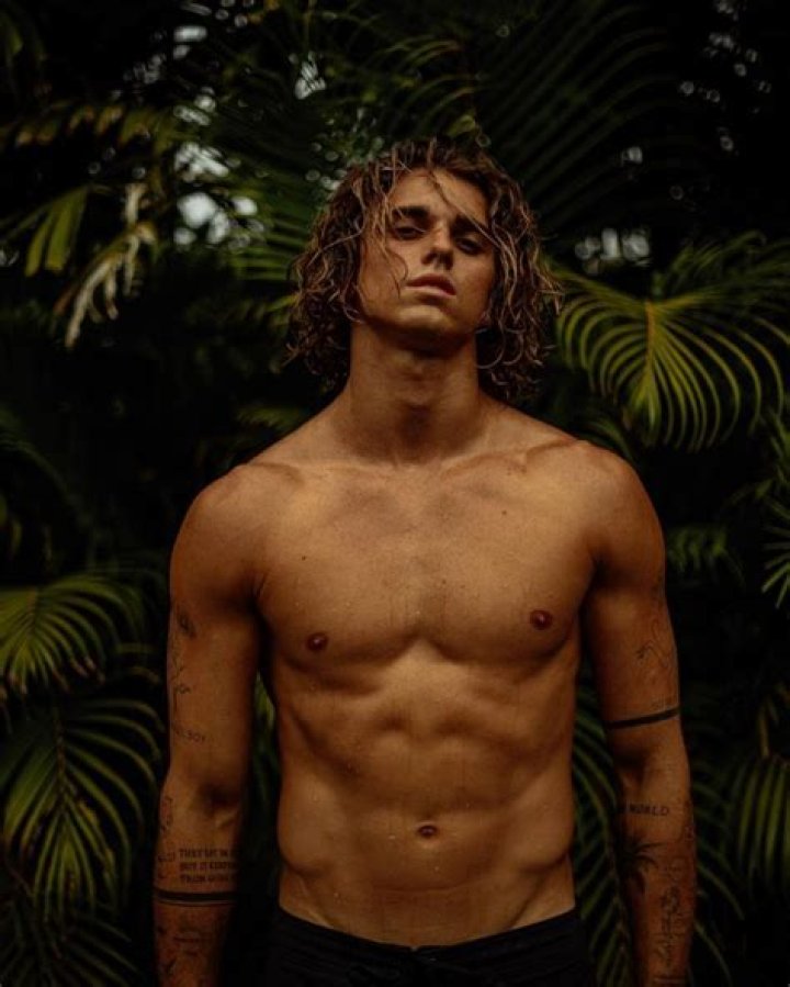 Jay Alvarrez Net Worth, Age, Height, Bio, Birthday, Wiki!
