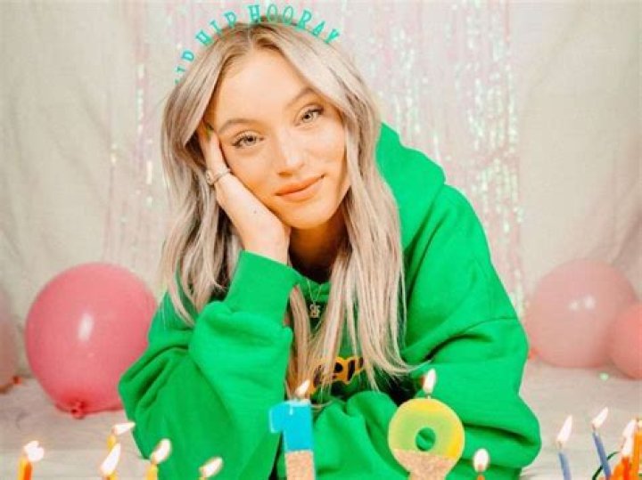 Riley Hubatka - Net Worth, Age, Height, Birthday, Bio, Wiki!